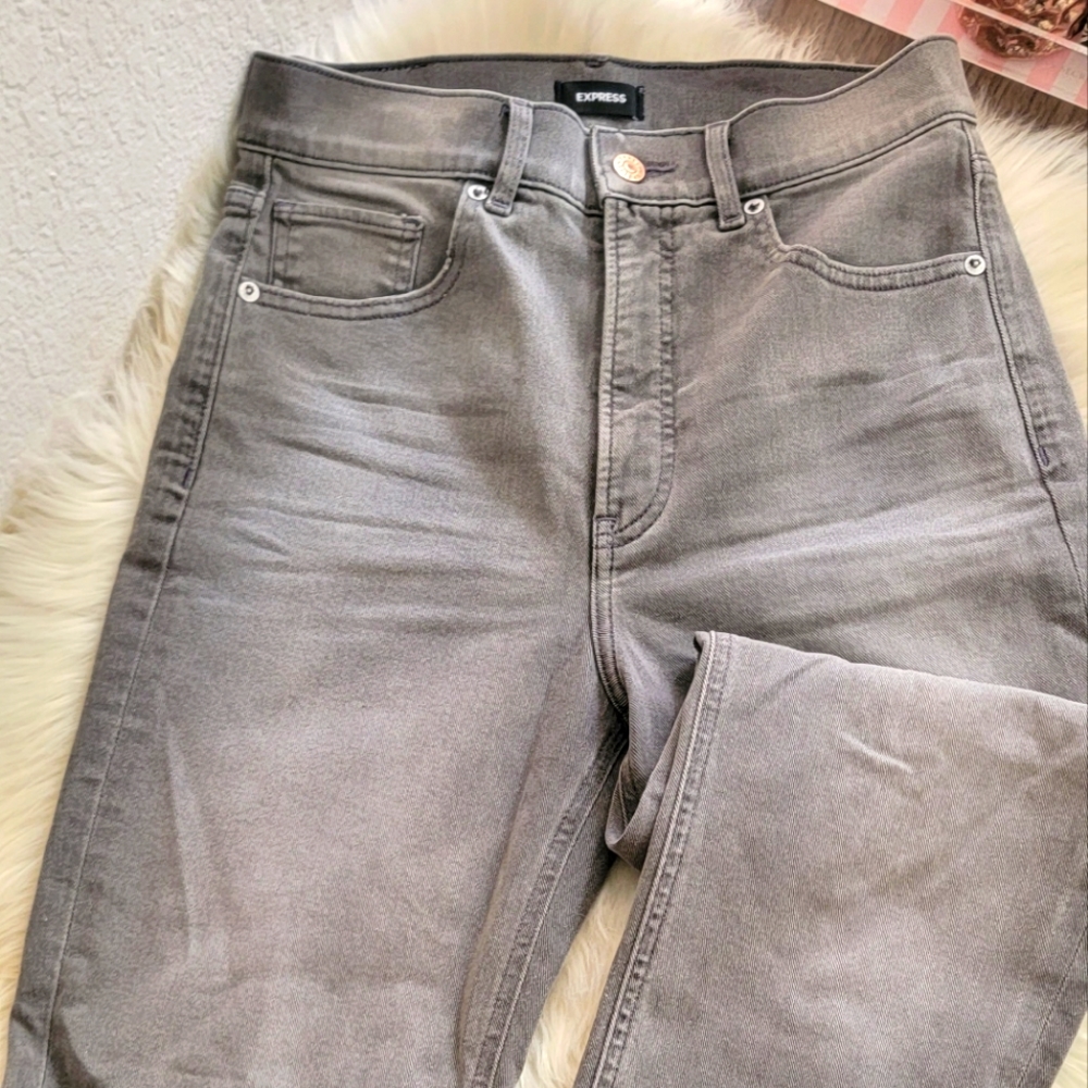 Express Mom jeans cropped